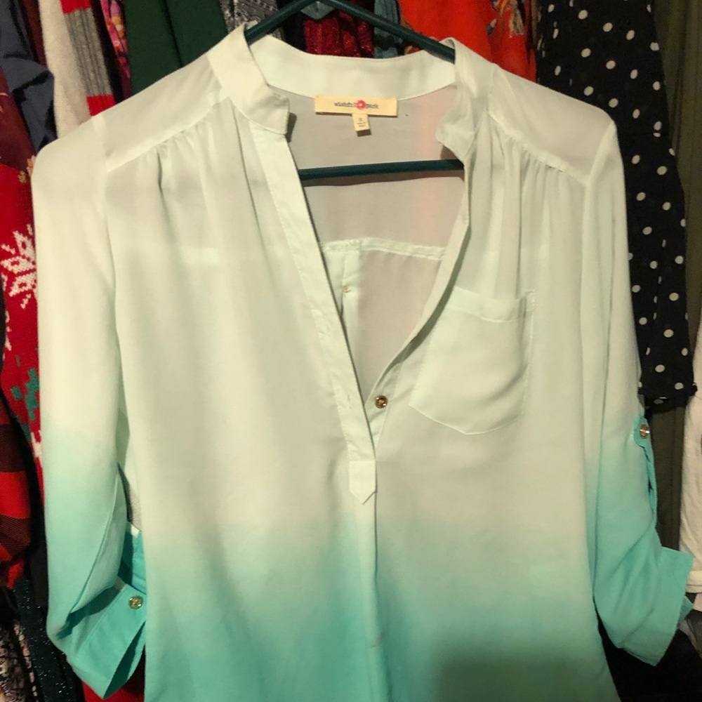 Ombré blouse. Teal ocean color 🌊